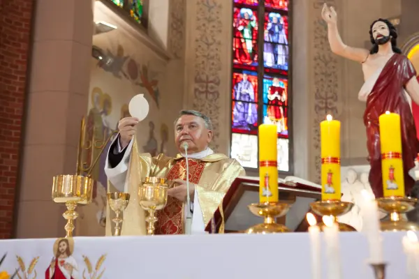 Pierwsza Komunia szkoły prywatnej — zdjęcie 43