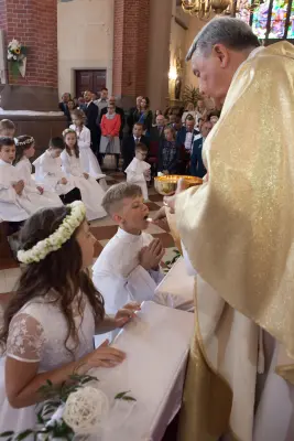 Pierwsza Komunia szkoły prywatnej — zdjęcie 46