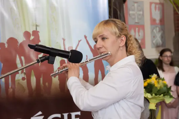 Pierwsza Komunia szkoły prywatnej — zdjęcie 53