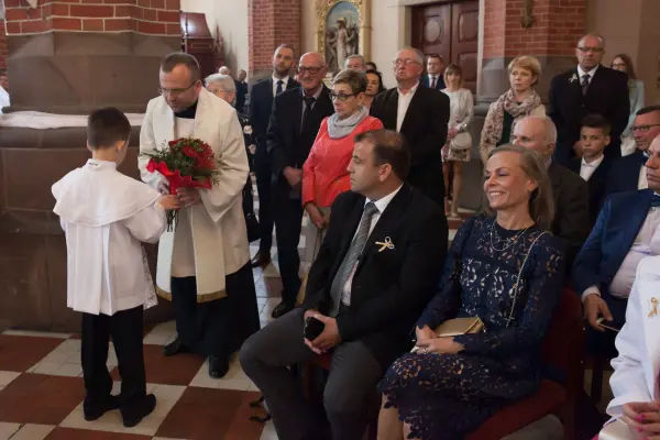 Pierwsza Komunia szkoły prywatnej — zdjęcie 70